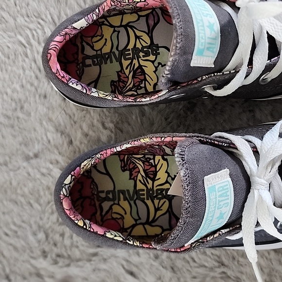 Converse  girls 5 EUC BARLEY WORN - Picture 3 of 8